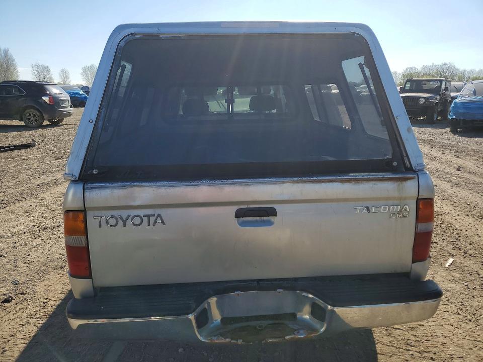 52476056 :رقم المزاد ، 4TAVL52N5YZ640579 vin ، 2000 Toyota Tacoma مزاد بيع