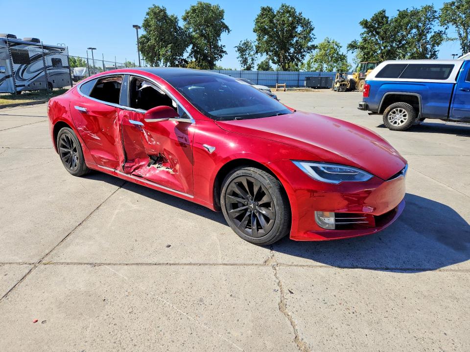 Продаж на аукціоні авто 2018 Tesla Model S, vin: 5YJSA1E21JF278575, номер лоту: 53957476