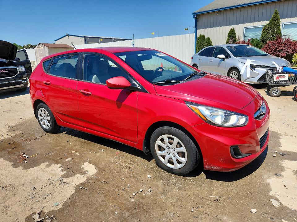 53415036 :رقم المزاد ، KMHCT5AE7DU093184 vin ، 2013 Hyundai Accent مزاد بيع