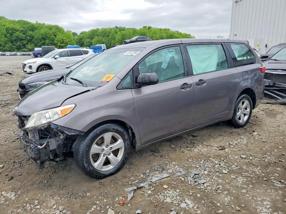 Продажа на аукционе авто 2015 Toyota Sienna, vin: 5TDZK3DC1FS630798, номер лота: 52478766