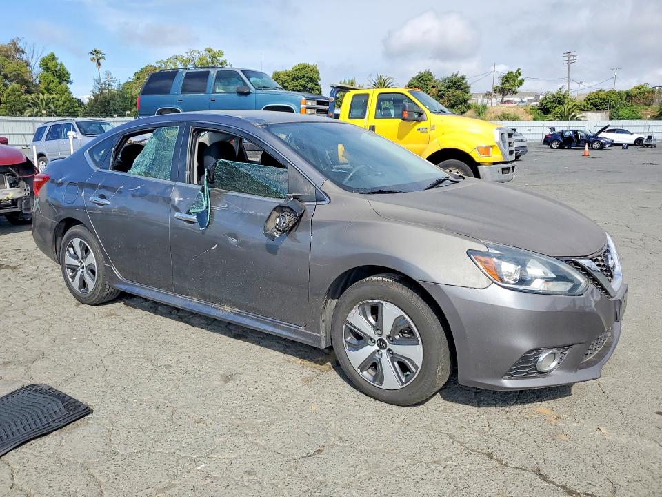 Продажа на аукционе авто 2017 Nissan Sentra, vin: 3N1AB7AP4HY243916, номер лота: 52121376