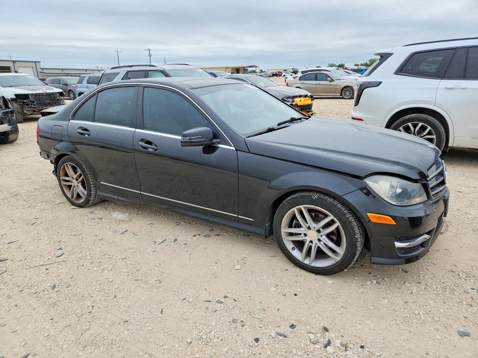 Продажа на аукционе авто 2014 Mercedes-benz C, vin: WDDGF4HB8EA937387, номер лота: 52780096