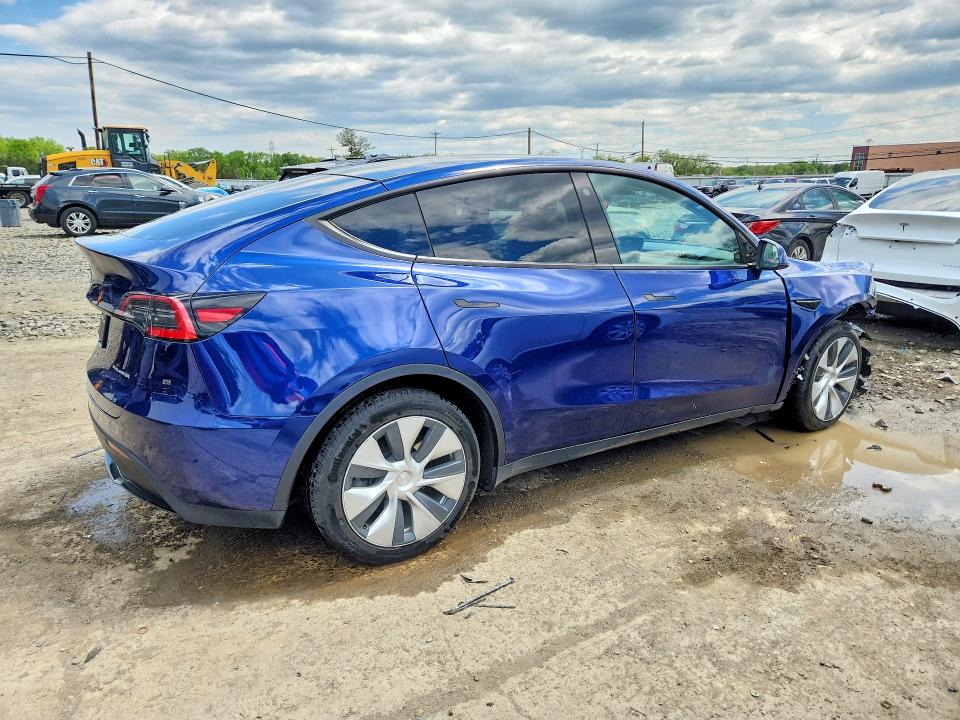 52920756 :رقم المزاد ، 5YJYGDEE3MF071128 vin ، 2021 Tesla Model Y مزاد بيع