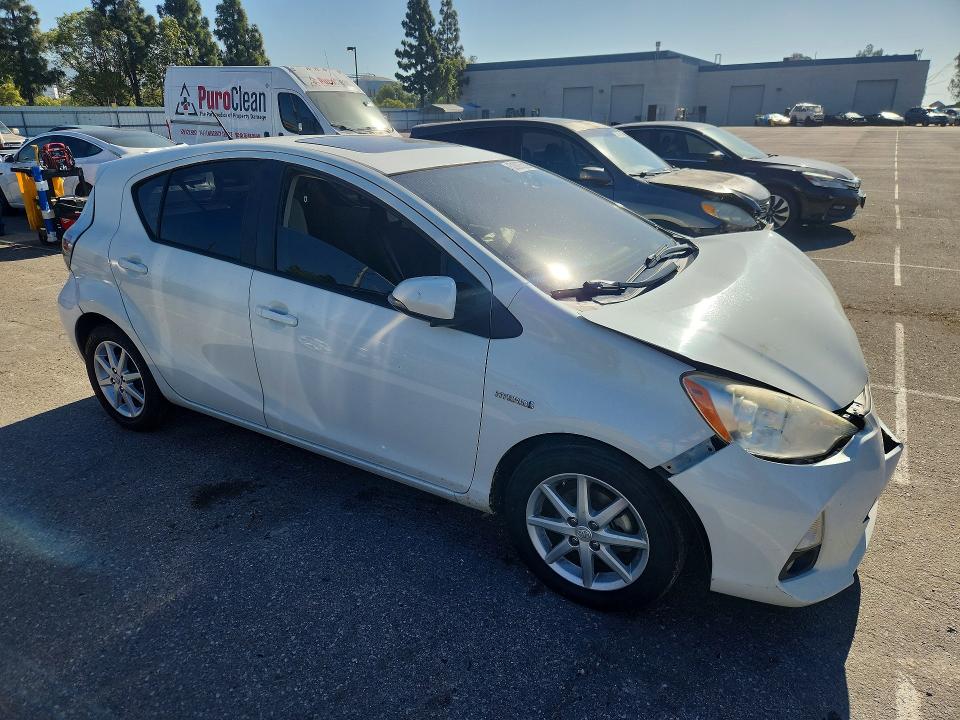 Продажа на аукционе авто 2014 Toyota Prius C, vin: JTDKDTB32E1064371, номер лота: 52097536