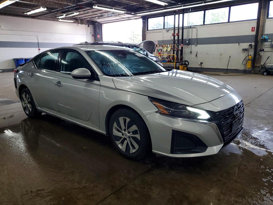 52183626 :رقم المزاد ، 1N4BL4BV5PN362294 vin ، 2023 Nissan Altima مزاد بيع