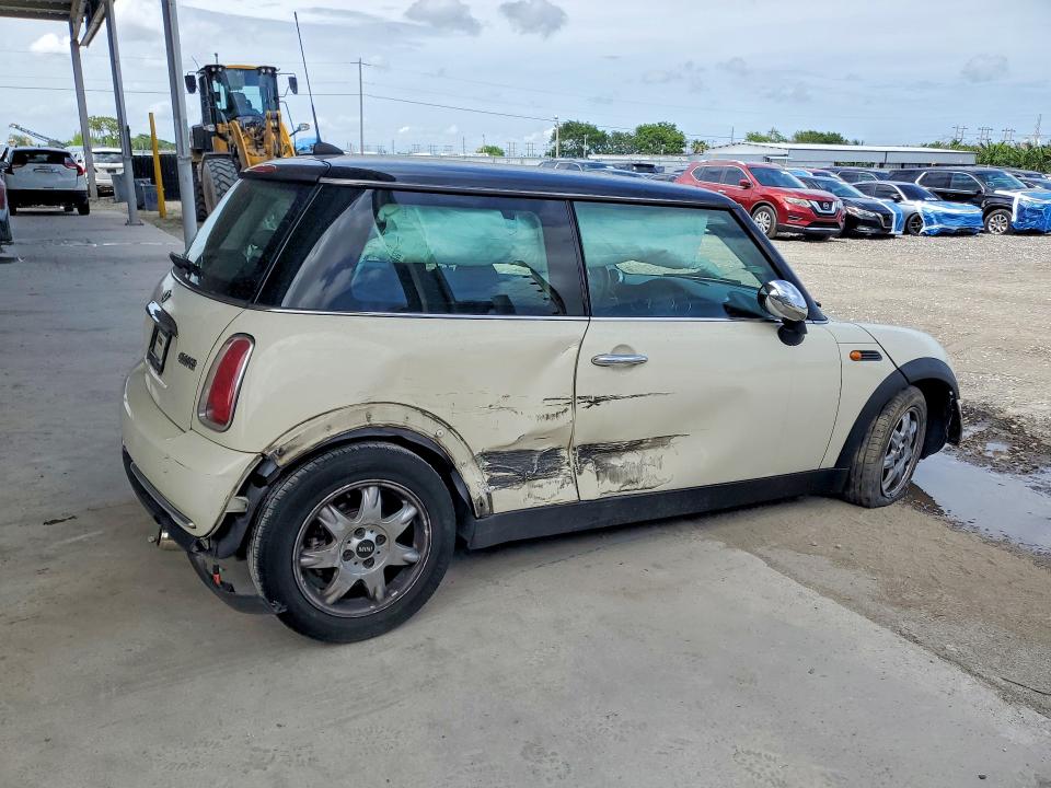 2006 Mini Cooper მანქანა იყიდება აუქციონზე, vin: WMWRC33586TJ75849, აუქციონის ნომერი: 53065236