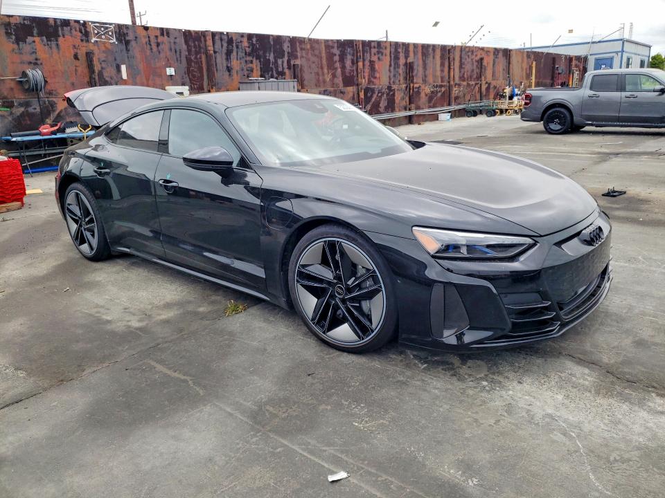 52923846 :رقم المزاد ، WAUBHBFW0R7900522 vin ، 2024 Audi Rs E-tron Gt مزاد بيع