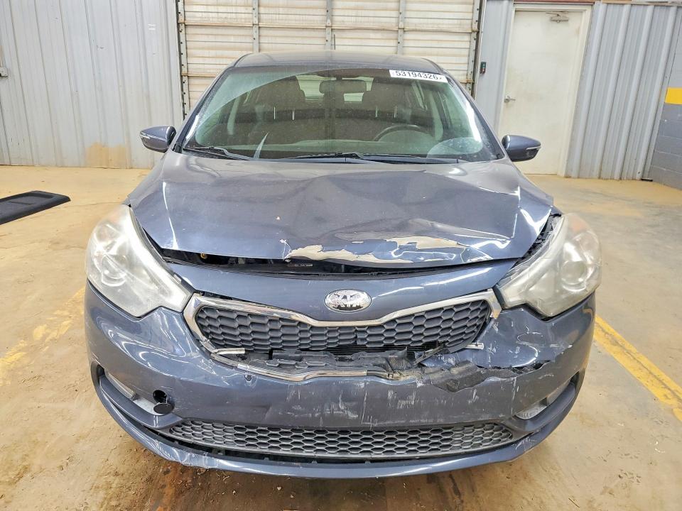 2015 Kia Forte მანქანა იყიდება აუქციონზე, vin: KNAFX5A84F5335309, აუქციონის ნომერი: 53194326