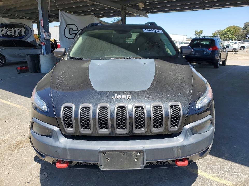54366976 :رقم المزاد ، 1C4PJMBS7FW770039 vin ، 2015 Jeep Cherokee مزاد بيع