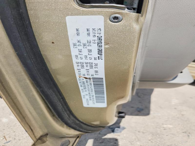 53577746 :رقم المزاد ، 2A4RR8DX7AR376960 vin ، 2010 Chrysler Town & Country مزاد بيع