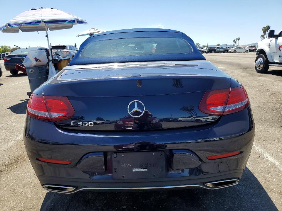 54022616 :رقم المزاد ، WDDWK4JB8HF556616 vin ، 2017 Mercedes-benz C مزاد بيع