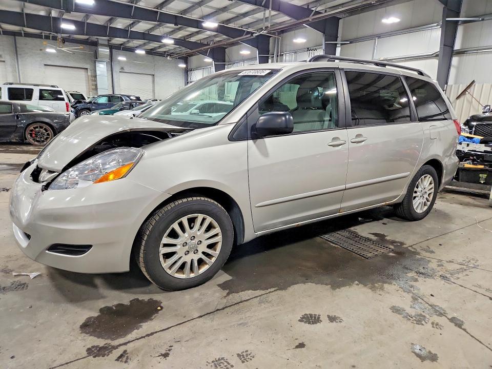 Aukcja sprzedaży 2010 Toyota Sienna, vin: 5TDKK4CC1AS300824, numer aukcji: 52670806