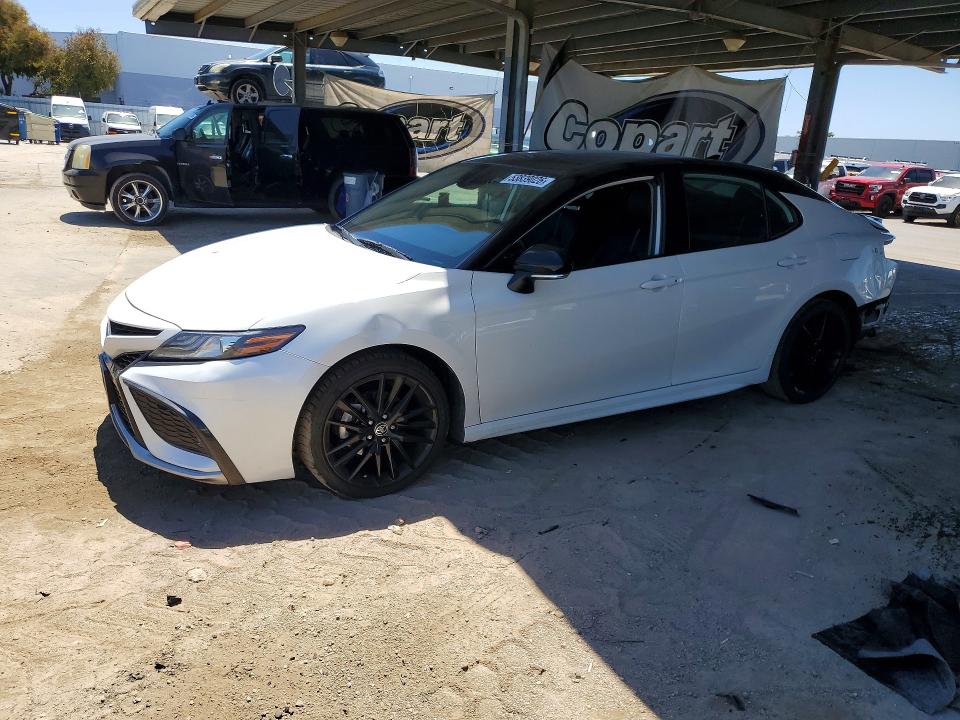 2022 Toyota Camry მანქანა იყიდება აუქციონზე, vin: 4T1K61AK3NU038704, აუქციონის ნომერი: 53839026