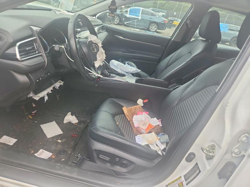 53186386 :رقم المزاد ، 4T1B11HK6JU645064 vin ، 2018 Toyota Camry مزاد بيع