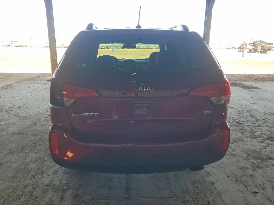 55601286 :رقم المزاد ، 5XYKT3A6XFG646802 vin ، 2015 Kia Sorento مزاد بيع