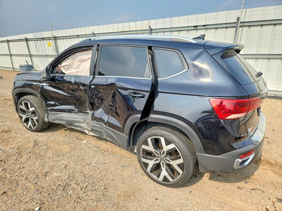 Продажа на аукционе авто 2022 Volkswagen Taos, vin: 3VV2X7B2XNM073670, номер лота: 52610616
