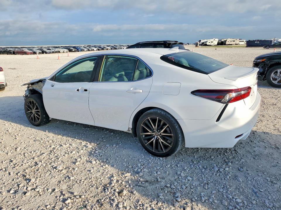 Продажа на аукционе авто 2022 Toyota Camry, vin: 4T1G11AK7NU690827, номер лота: 52726956