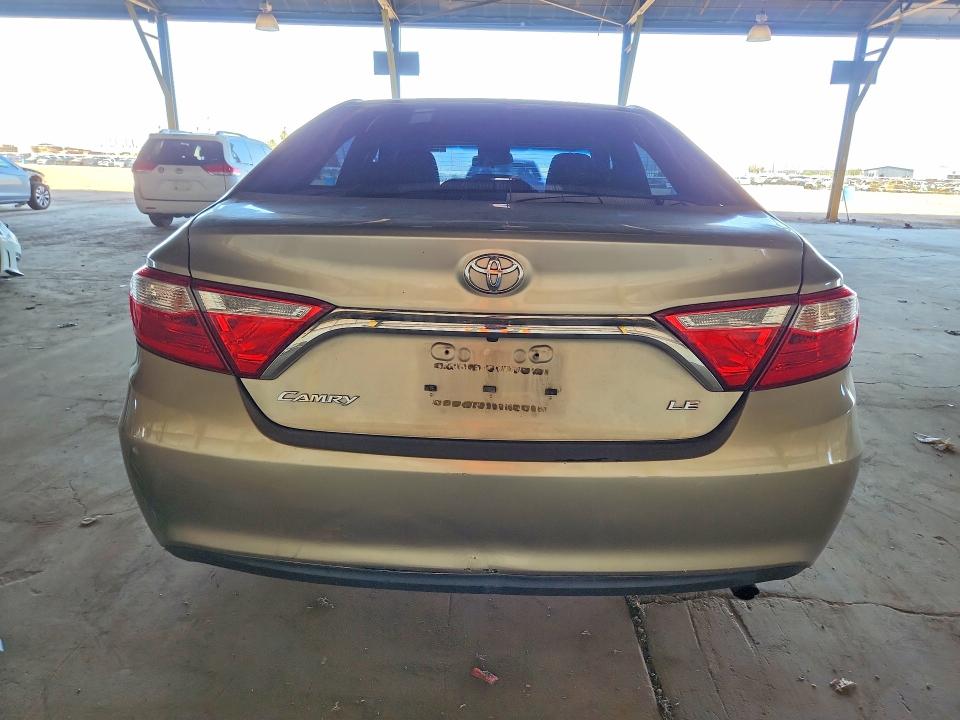 55424646 :رقم المزاد ، 4T4BF1FK7GR542917 vin ، 2016 Toyota Camry مزاد بيع