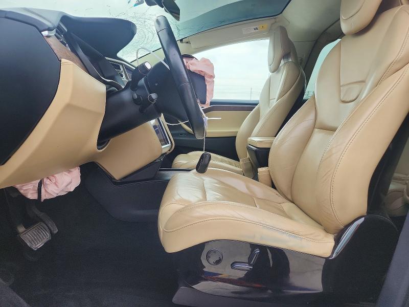 2017 Tesla Model X მანქანა იყიდება აუქციონზე, vin: 5YJXCAE20HF038217, აუქციონის ნომერი: 54675706
