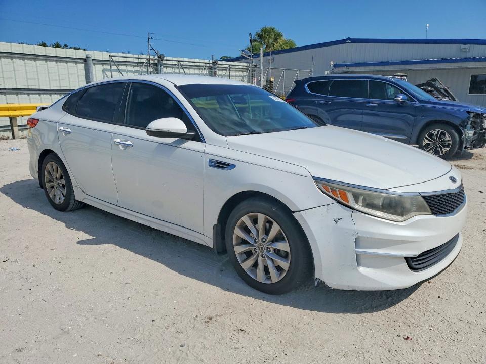 52051426 :رقم المزاد ، 5XXGT4L38JG253280 vin ، 2018 Kia Optima مزاد بيع