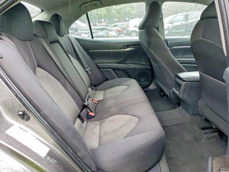 54514966 :رقم المزاد ، 4T1C11AK0NU009499 vin ، 2022 Toyota Camry مزاد بيع