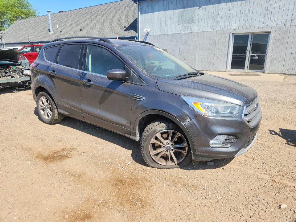 55018126 :رقم المزاد ، 1FMCU9GD5HUD18193 vin ، 2017 Ford Escape مزاد بيع