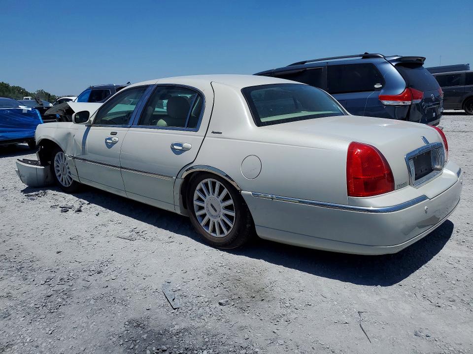 Auction sale of the 2005 Lincoln Town Car, vin: 1LNHM81W65Y642493, lot number: 53322176