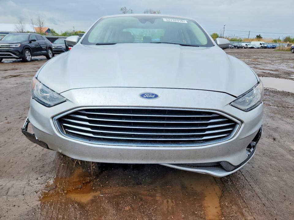 52232916 :رقم المزاد ، 3FA6P0G71KR268072 vin ، 2019 Ford Fusion مزاد بيع