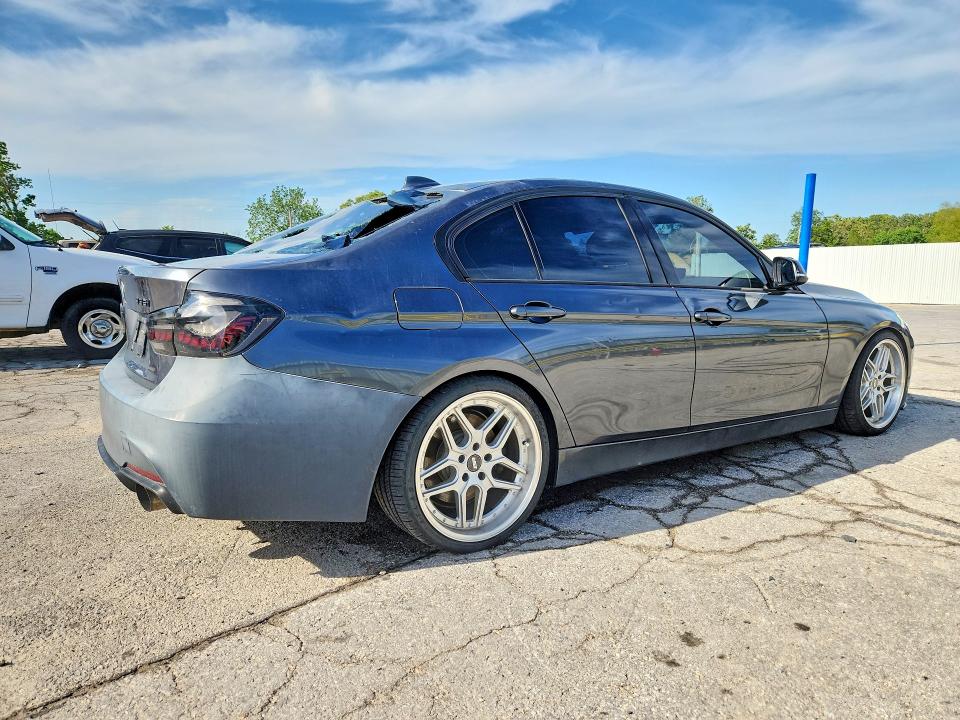 2013 Bmw 335 მანქანა იყიდება აუქციონზე, vin: WBA3A9G51DNP37987, აუქციონის ნომერი: 52452546