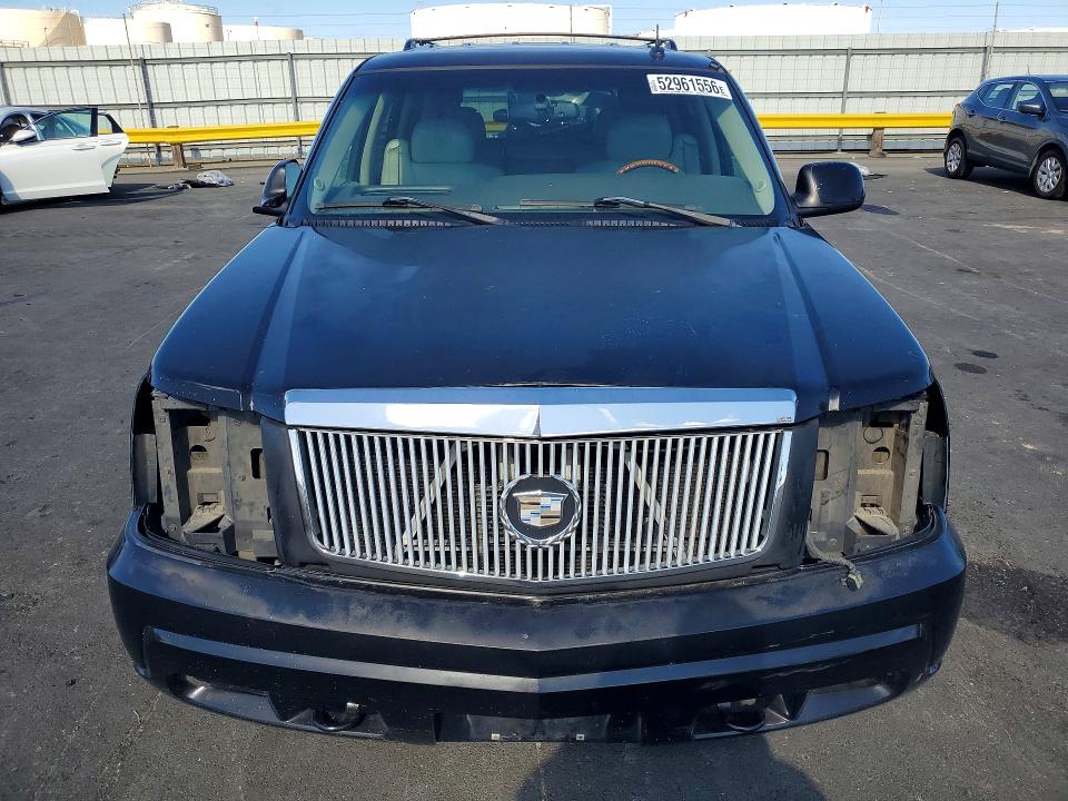 52961556 :رقم المزاد ، 1GYEK63N22R310329 vin ، 2002 Cadillac Escalade مزاد بيع