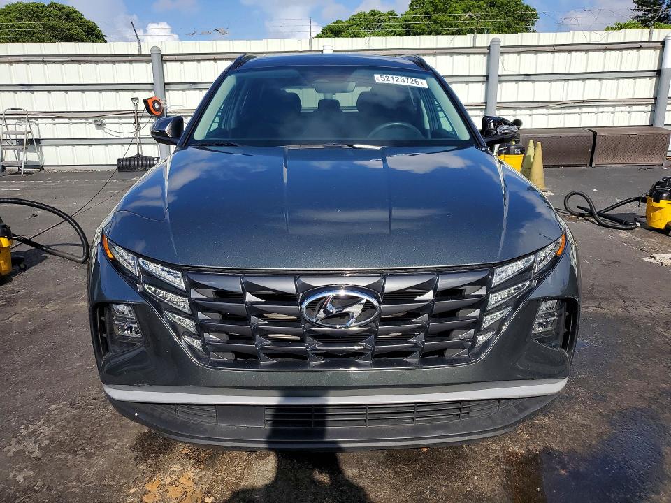 52123726 :رقم المزاد ، 5NMJB3AE0NH034988 vin ، 2022 Hyundai Tucson مزاد بيع