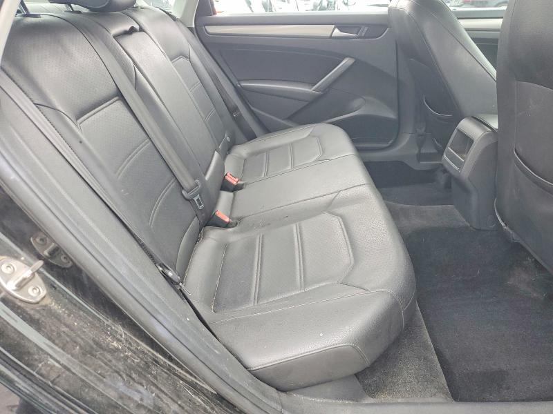 52718606 :رقم المزاد ، 1VWAT7A36FC100394 vin ، 2015 Volkswagen Passat مزاد بيع
