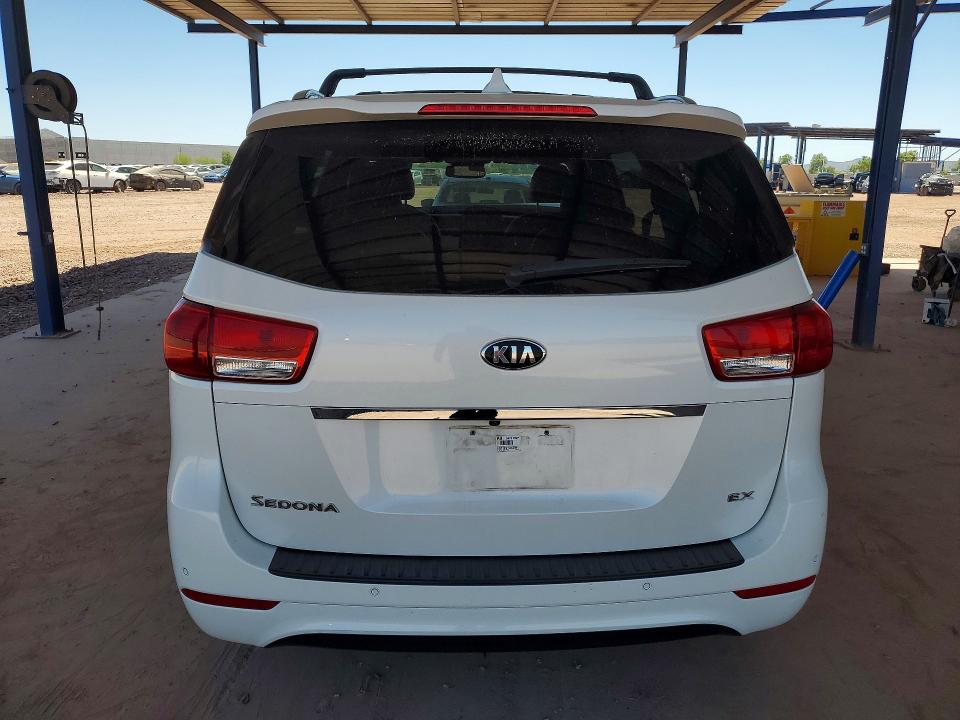 53755936 :رقم المزاد ، KNDMC5C13G6134387 vin ، 2016 Kia Sedona مزاد بيع