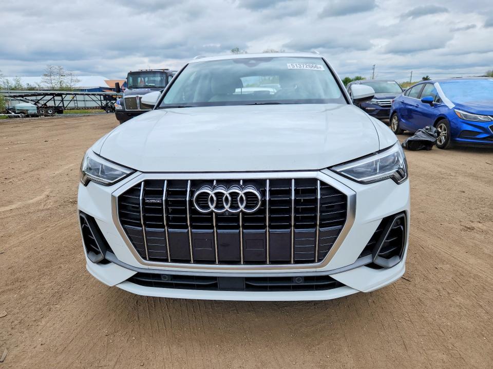 51372666 :رقم المزاد ، WA1EECF3XM1002519 vin ، 2021 Audi Q3 مزاد بيع