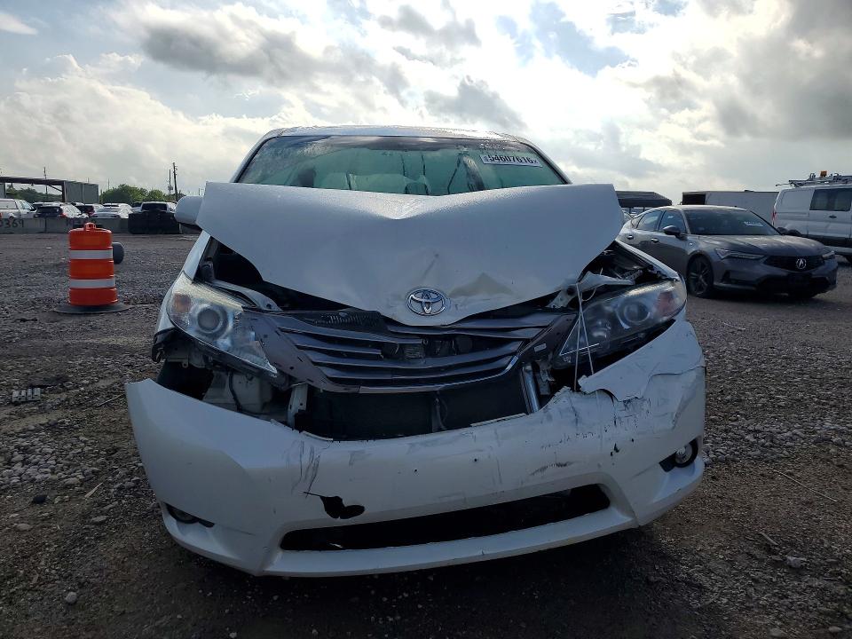 Продажа на аукционе авто 2017 Toyota Sienna, vin: 5TDYZ3DC7HS867113, номер лота: 54607616