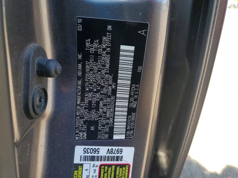 55271296 :رقم المزاد ، 5TDKK3DC9BS024290 vin ، 2011 Toyota Sienna مزاد بيع