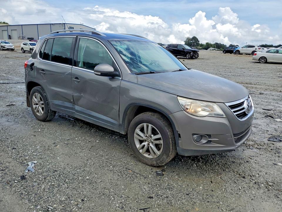 54893346 :رقم المزاد ، WVGAV7AX3BW525138 vin ، 2011 Volkswagen Tiguan مزاد بيع
