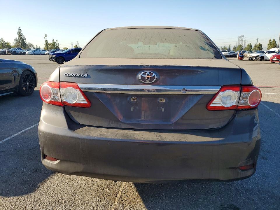 51648886 :رقم المزاد ، 5YFBU4EE7DP136565 vin ، 2013 Toyota Corolla مزاد بيع