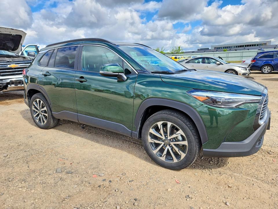54088796 :رقم المزاد ، 7MUDAABG3NV042414 vin ، 2022 Toyota Corolla Cross مزاد بيع