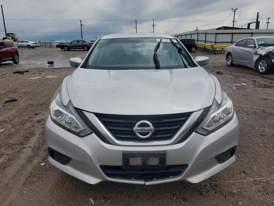 55137136 :رقم المزاد ، 1N4AL3AP0JC289900 vin ، 2018 Nissan Altima مزاد بيع