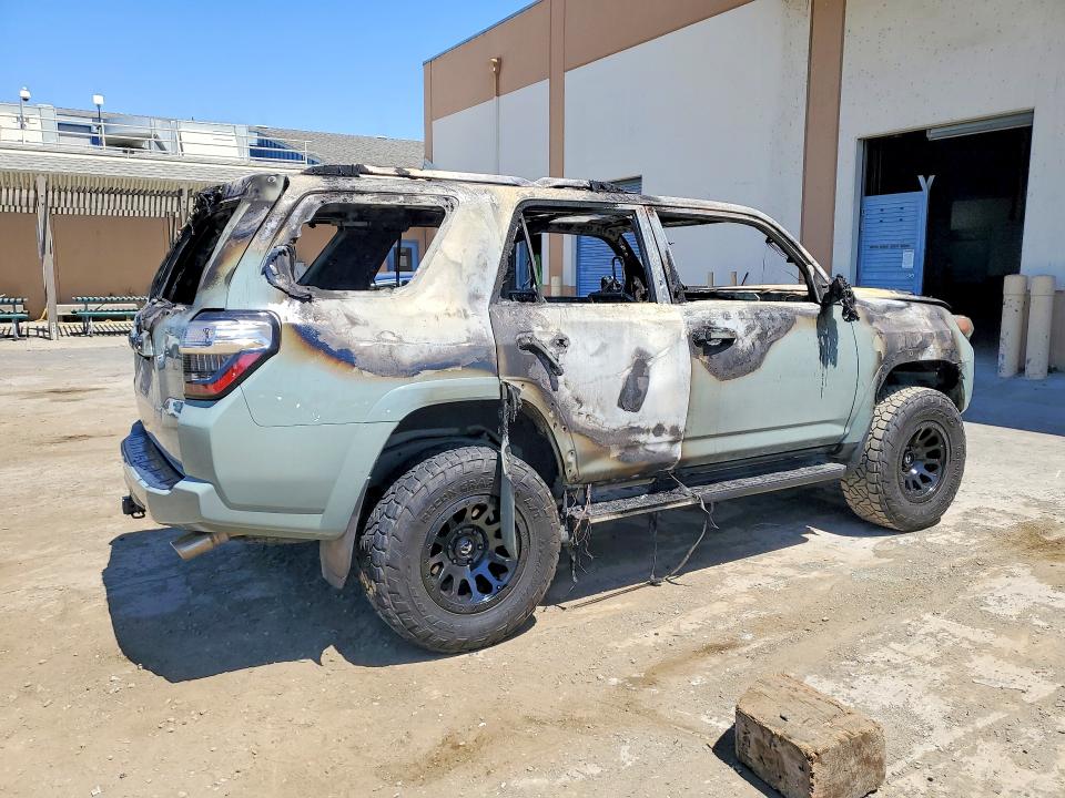 Продажа на аукционе авто 2018 Toyota 4runner, vin: JTEBU5JR7J5579429, номер лота: 53942836