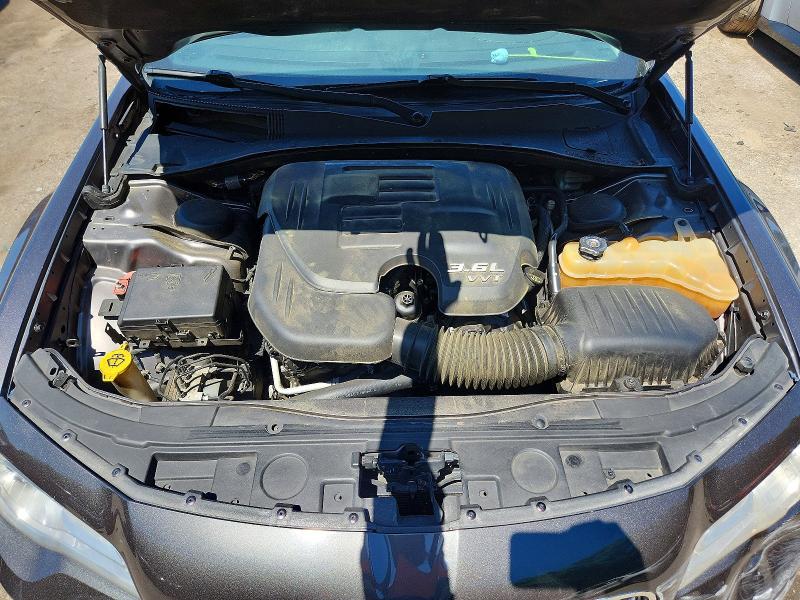 2015 Chrysler 300c მანქანა იყიდება აუქციონზე, vin: 2C3CCAKG6FH814425, აუქციონის ნომერი: 53593456