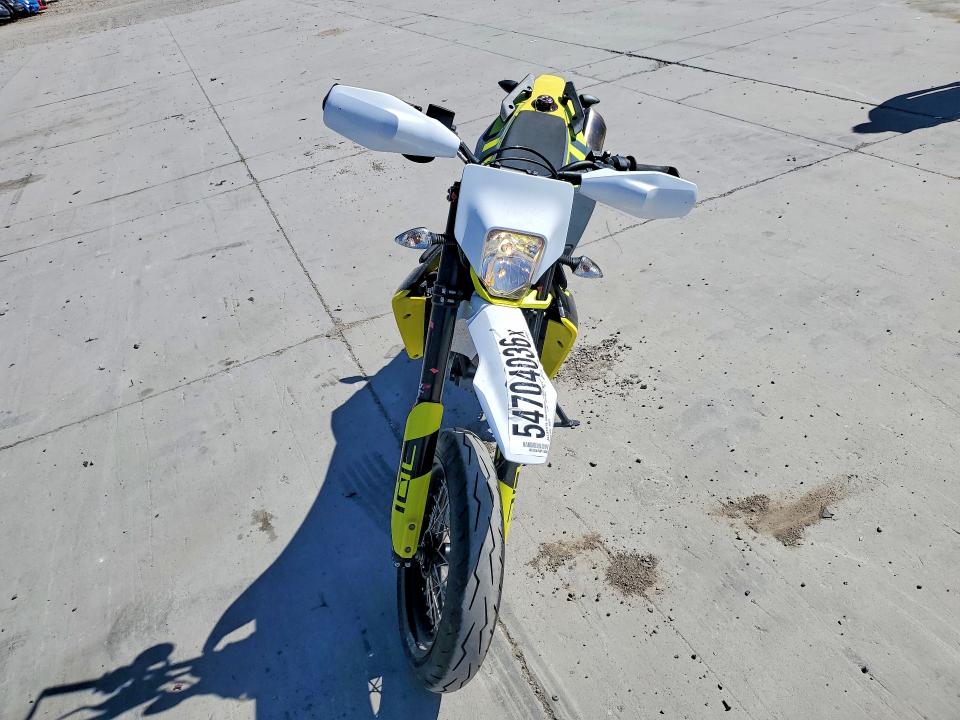 Продаж на аукціоні авто 2024 Husqvarna Supermoto 701, vin: VBKUSV407RM765245, номер лоту: 54704036