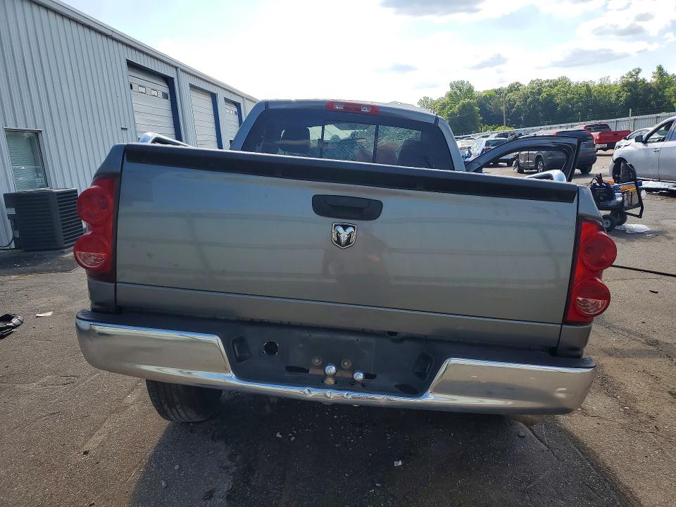 53381876 :رقم المزاد ، 1D7HA16K28J139590 vin ، 2008 Dodge Ram 1500 مزاد بيع
