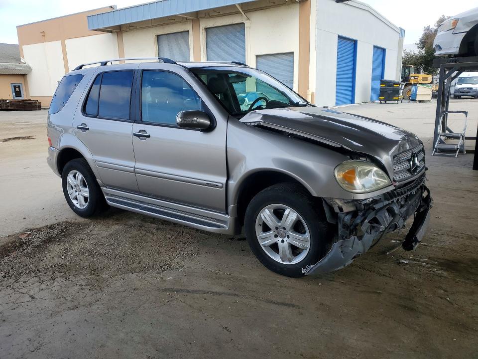 53413556 :رقم المزاد ، 4JGAB57E65A548403 vin ، 2005 Mercedes-benz Ml مزاد بيع