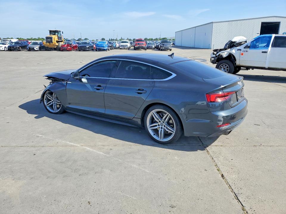 51843886 :رقم المزاد ، WAUENCF52JA060477 vin ، 2018 Audi A5 مزاد بيع