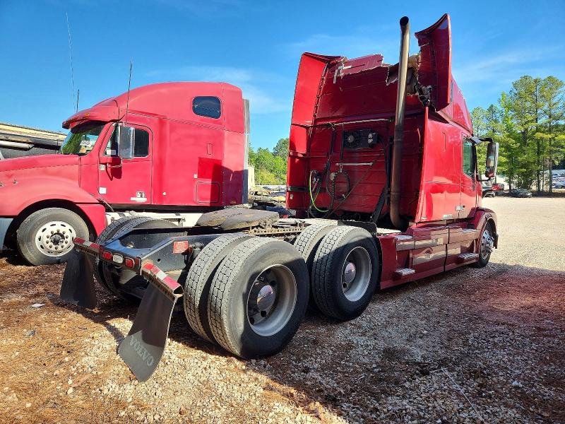 2015 Volvo Vnl მანქანა იყიდება აუქციონზე, vin: 4V4NC9EJ2FN190418, აუქციონის ნომერი: 52193566