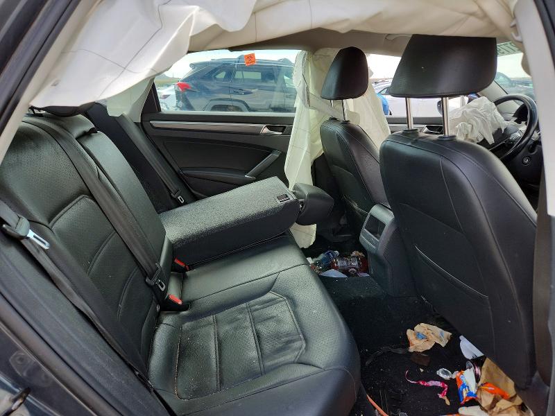 52427796 :رقم المزاد ، 1VWDT7A38HC026086 vin ، 2017 Volkswagen Passat مزاد بيع
