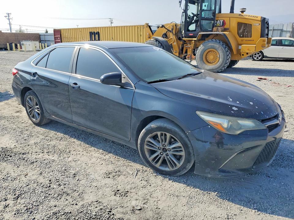 53401736 :رقم المزاد ، 4T1BF1FK4FU499761 vin ، 2015 Toyota Camry مزاد بيع