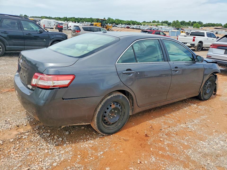 55682996 :رقم المزاد ، 4T1BF3EKXBU151843 vin ، 2011 Toyota Camry مزاد بيع